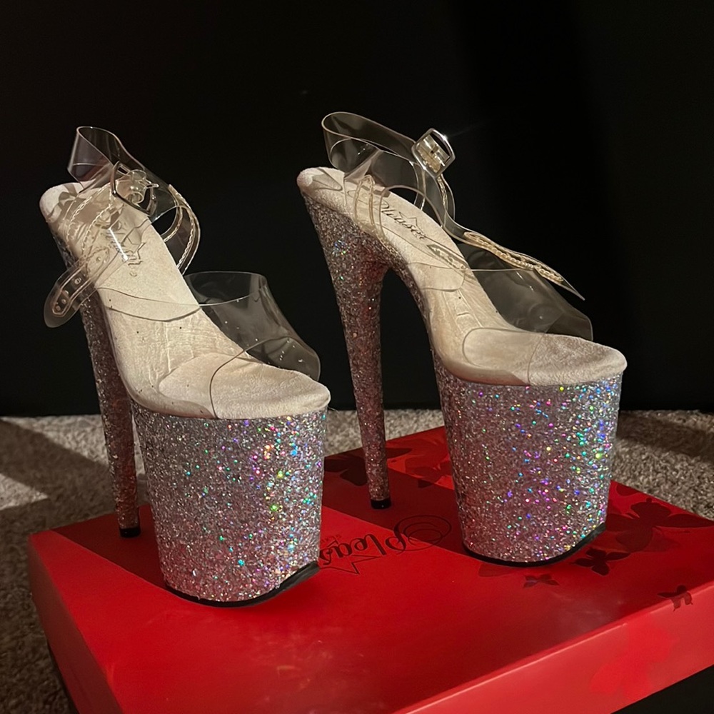 Flamingo rainbow sparkly pleasers!🤍 ✨